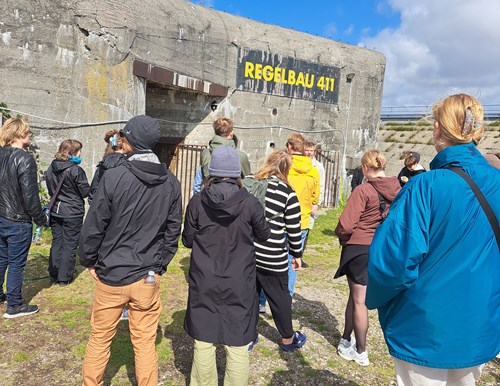 I forbindelse med Sounding City har deltagerne bl.a. været på besøg rundt i Struers forskellige områder. Det inkluderer bl.a. besøg til kunsthallen Regelbau 411 på Thyholm.